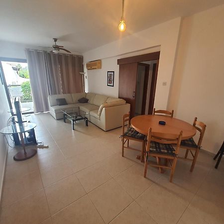 Nice Holiday Apartment Paphos Eksteriør bilde